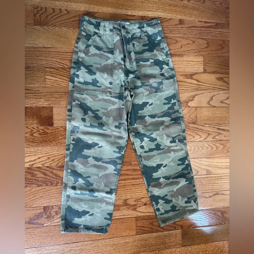 FREE PEOPLE: REMY CAMO CROPPED PANTS‎ Sz 27